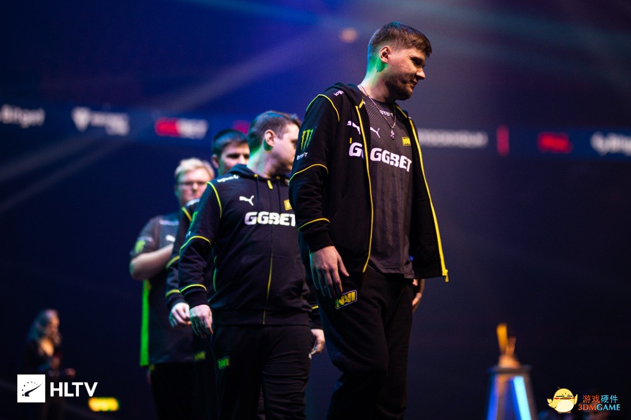 根据最新披 根据最新披