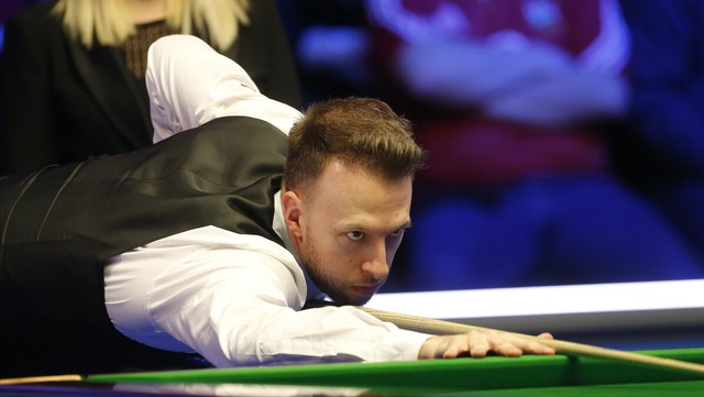 足球在湿滑 足球在湿滑