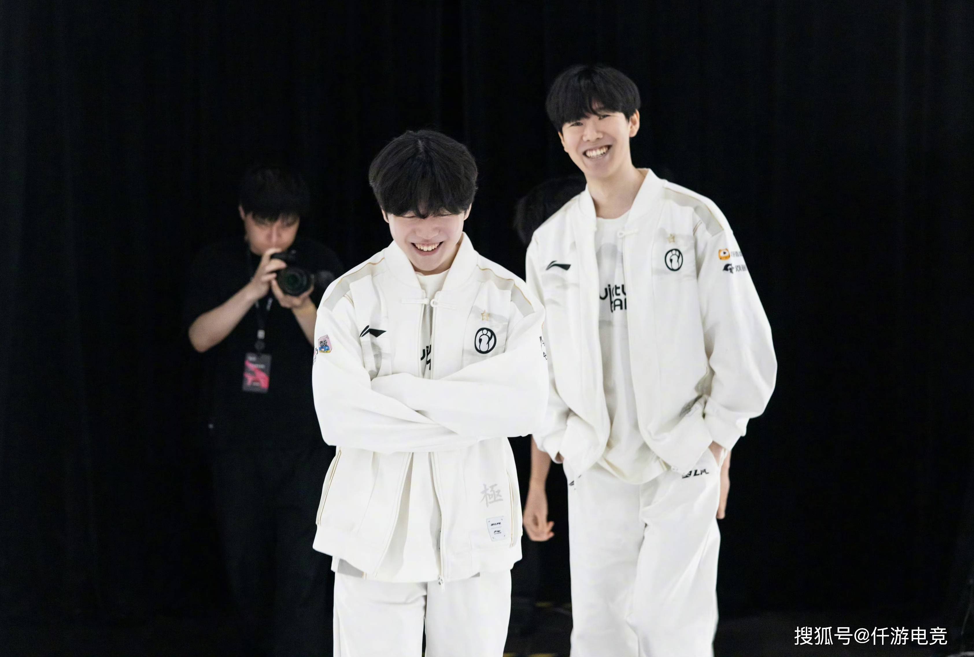 逐渐成为各 逐渐成为各